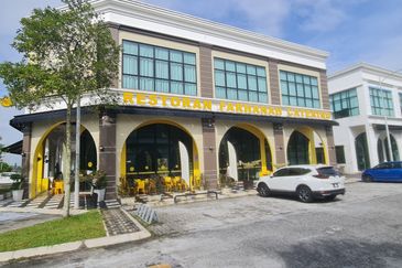 Ivoris @ Eco Majestic