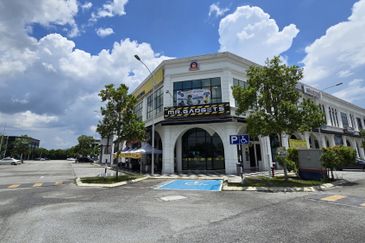 Ivoris @ Eco Majestic