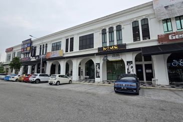 Ivoris @ Eco Majestic