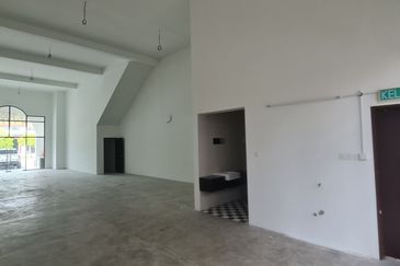 Ivoris @ Eco Majestic