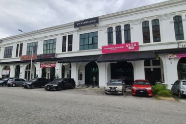 Ivoris @ Eco Majestic