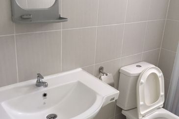 The Caspian @ Meridin Bayvue