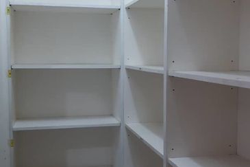 Ground floor shop BELOW MARKET RENT Puchong