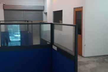 Ground floor shop BELOW MARKET RENT Puchong
