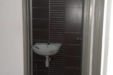 Ground floor shop BELOW MARKET RENT Puchong