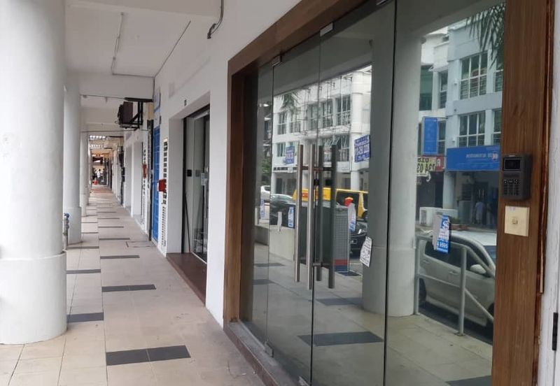 Ground floor shop BELOW MARKET RENT Puchong