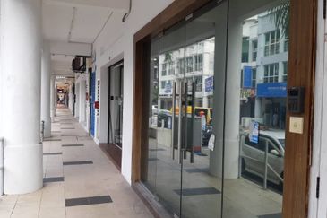 Ground floor shop BELOW MARKET RENT Puchong