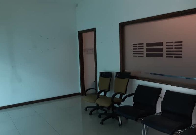 Ground floor shop BELOW MARKET RENT Puchong