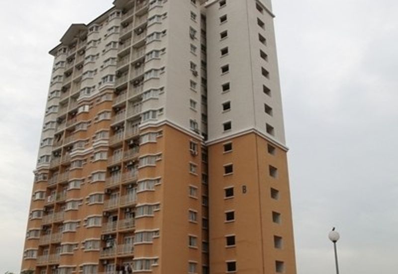 Puteri Bayu Apartment