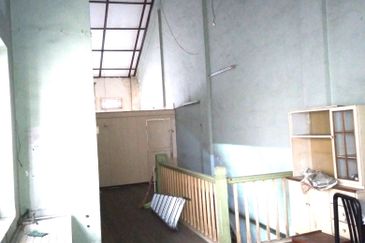 Jalan Tengkat Tong Shin