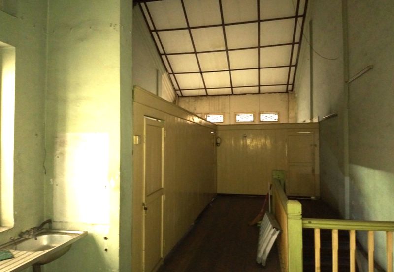 Jalan Tengkat Tong Shin