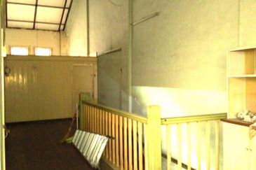 Jalan Tengkat Tong Shin