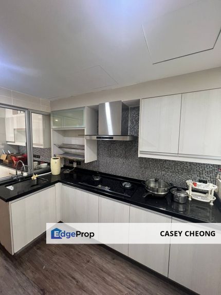 💰 RM360K Only! Renovated Koi Tropika Condo with 2 Car Parks – Must View!, Selangor, Bandar Puteri Puchong