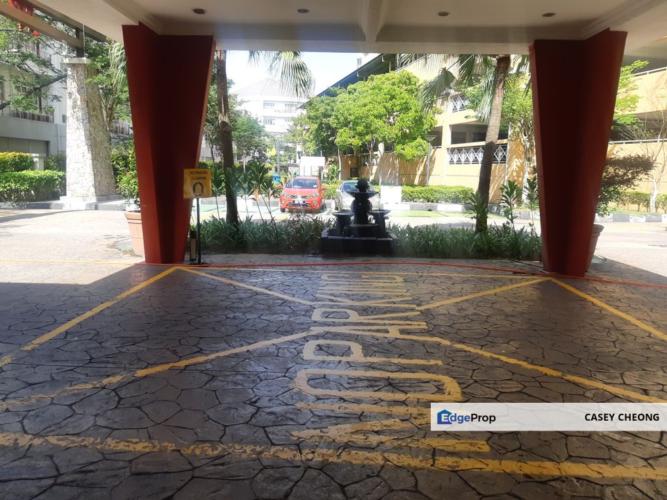 🔥 Corner Unit! Koi Tropika 4R2B2CP RM400K – Below Market Urgent Sale!, Selangor, Bandar Puteri Puchong