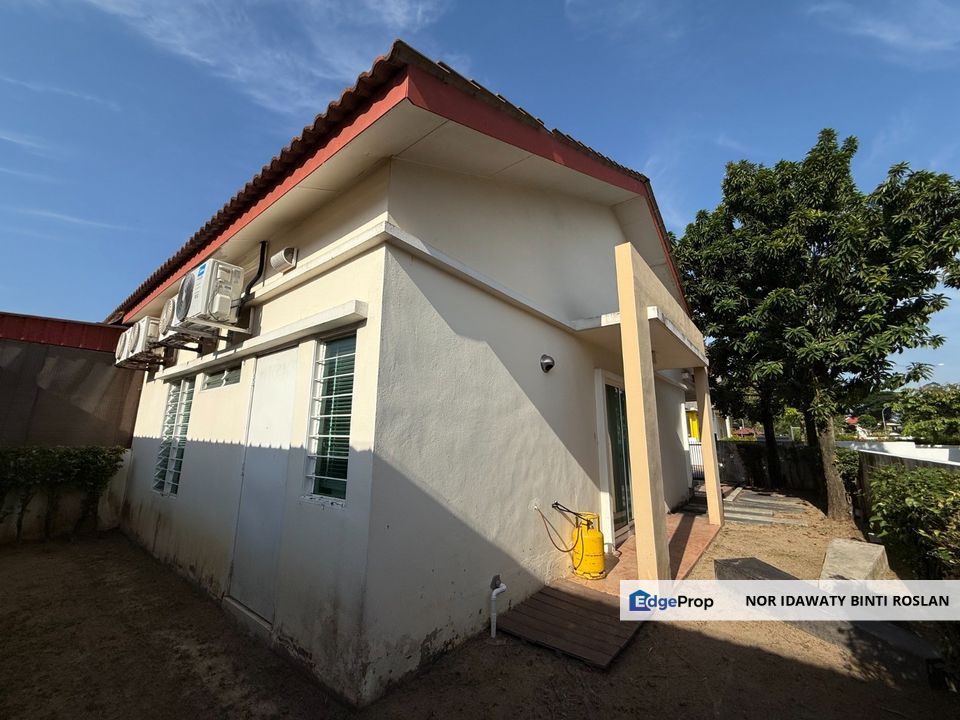 Single Storey End Lot Full Renovate & Fully Furnished Hijauan Valdor , Penang, Valdor