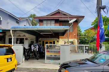 Double Storey Bungalow Semi Permanent, Tingkat Gelugor 5, Gelugor Penang 