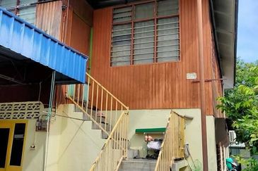 Double Storey Bungalow Semi Permanent, Tingkat Gelugor 5, Gelugor Penang 