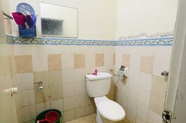 FACING OPEN EXTENDED Single Storey Bandar Proton City Tanjong Malim