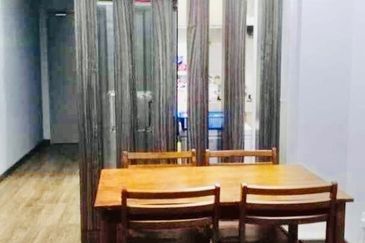 RENOVATED FURNISHED NEAR LRT Residensi Kerinchi Bangsar South