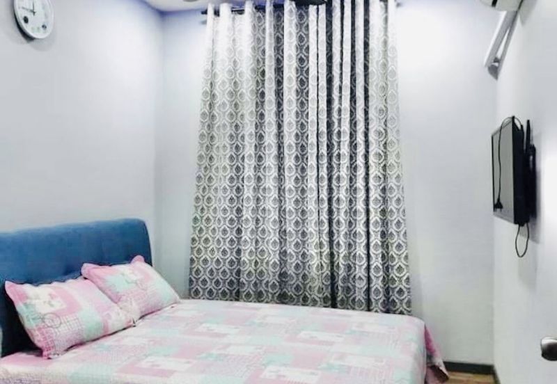 RENOVATED FURNISHED NEAR LRT Residensi Kerinchi Bangsar South