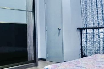 RENOVATED FURNISHED NEAR LRT Residensi Kerinchi Bangsar South