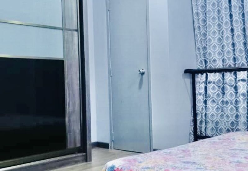 RENOVATED FURNISHED NEAR LRT Residensi Kerinchi Bangsar South