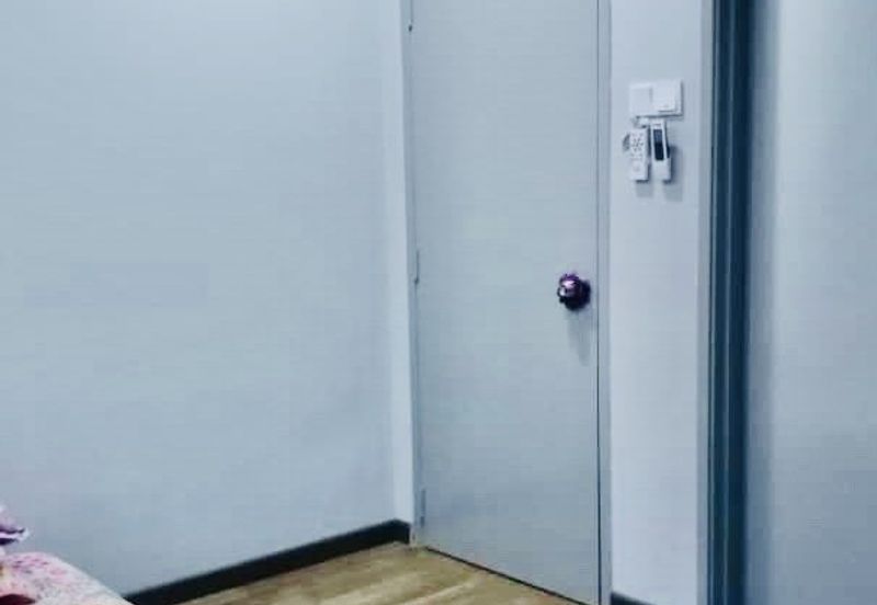 RENOVATED FURNISHED NEAR LRT Residensi Kerinchi Bangsar South