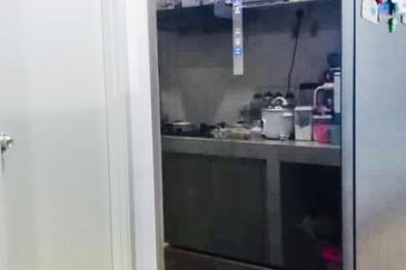 RENOVATED FURNISHED NEAR LRT Residensi Kerinchi Bangsar South