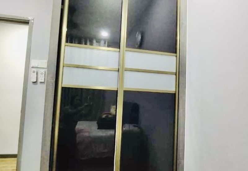 RENOVATED FURNISHED NEAR LRT Residensi Kerinchi Bangsar South