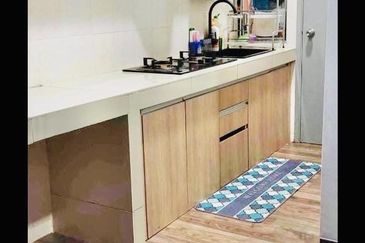 RENOVATED FURNISHED NEAR LRT Residensi Kerinchi Bangsar South