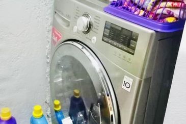 RENOVATED FURNISHED NEAR LRT Residensi Kerinchi Bangsar South