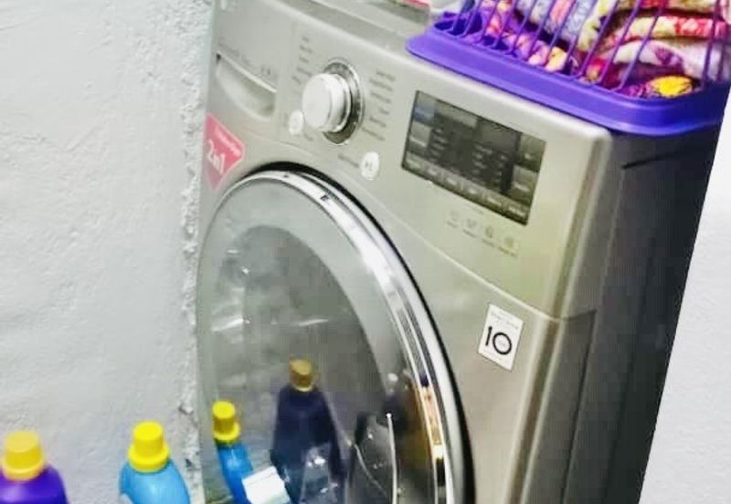 RENOVATED FURNISHED NEAR LRT Residensi Kerinchi Bangsar South