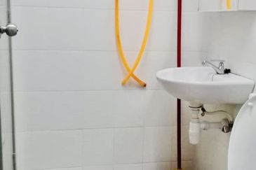 RENOVATED FURNISHED NEAR LRT Residensi Kerinchi Bangsar South