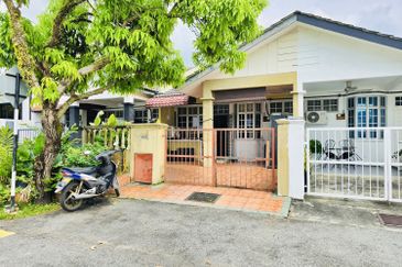 Persiaran Puncak Alam 1 