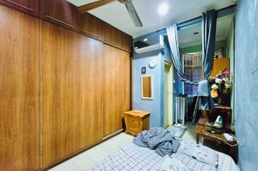 Persiaran Puncak Alam 1 