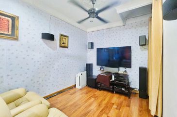 Persiaran Puncak Alam 1 