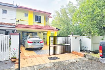 Seksyen 2 Bandar Bukit Mahkota