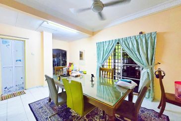 Seksyen 2 Bandar Bukit Mahkota