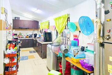 Seksyen 2 Bandar Bukit Mahkota