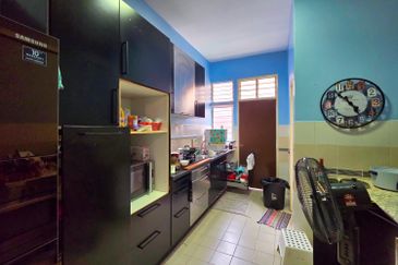 Ayu Puri, Alam Nusantara