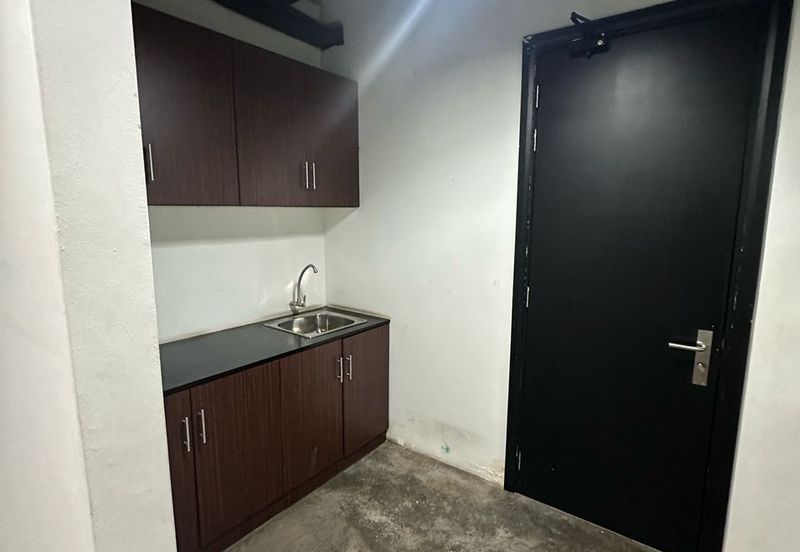 Petaling Jaya Trade Centre @ Damansara Perdana, Partly furnished Office For Rent RM 4psf neg