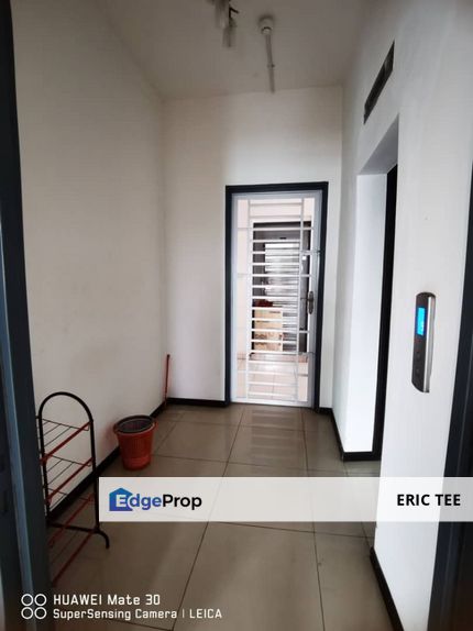 D'carlton Apartment 2 rooms with private lift and partially furnished for rent, Johor, Masai