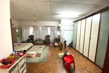 Avenue23 PJU 3 Two Sty Intermediate house For Sale