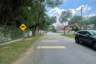 Avenue23 PJU 3 Two Sty Intermediate house For Sale