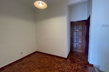 Persiaran Syed Putra 3