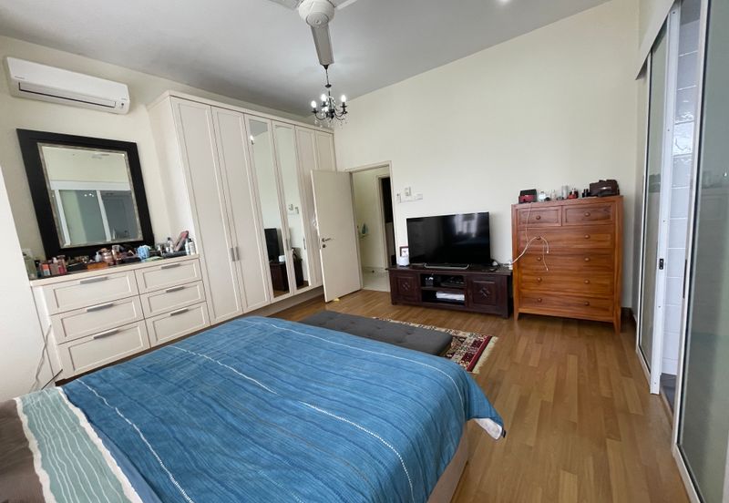 The Plaza Condominium