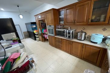 Avenue 23 Sunway Damansara  2 Sty Intermediate Unit For Sale