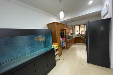 Avenue 23 Sunway Damansara  2 Sty Intermediate Unit For Sale