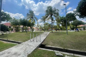 Avenue 23 Sunway Damansara  2 Sty Intermediate Unit For Sale