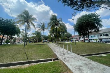 Avenue 23 Sunway Damansara  2 Sty Intermediate Unit For Sale